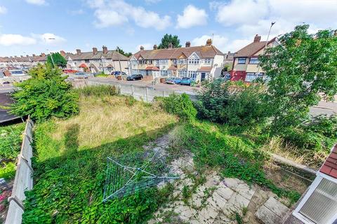 98 Ballards Road, Dagenham, RM10 9AB