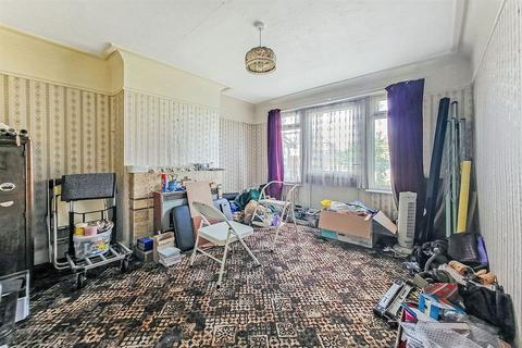 98 Ballards Road, Dagenham, RM10 9AB