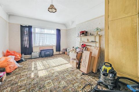 98 Ballards Road, Dagenham, RM10 9AB