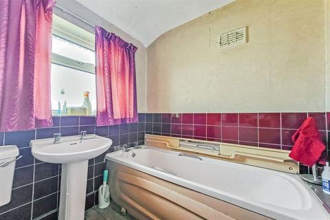 98 Ballards Road, Dagenham, RM10 9AB