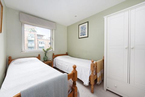 Flat 25, 60 Vauxhall Bridge Road, London, SW1V 2RD