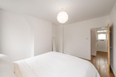 Flat 7, Willoughby House Reardon Path, London, E1W 2PQ