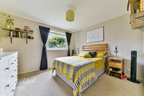 23 Tarbert Walk, London, E1 0EE