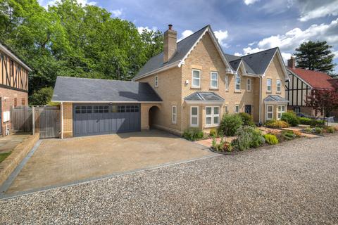 5 bedroom detached house for sale, Walnut Close, Hertfordshire SG10