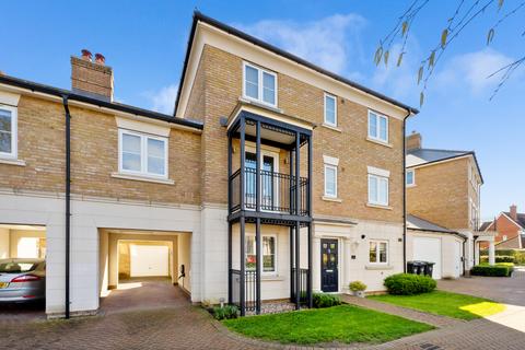 4 Briar Road, Dunmow, CM6 1ZL