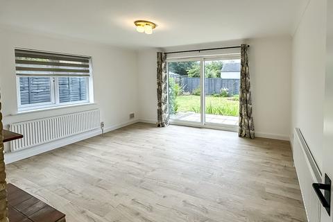 2 bedroom bungalow to rent, Guelphs Lane, Dunmow CM6