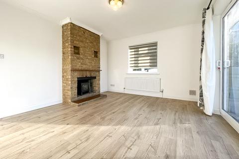 2 bedroom bungalow to rent, Guelphs Lane, Dunmow CM6