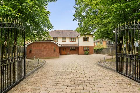 6 bedroom detached house for sale, Rye Hill Road, Essex CM18