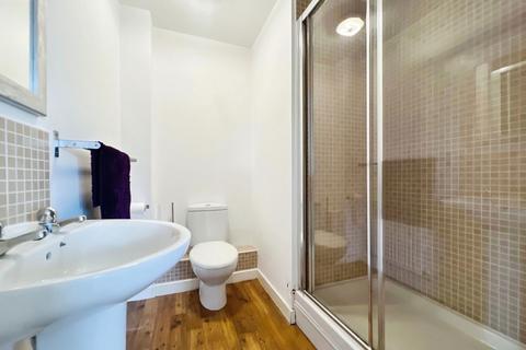 33 Waggon Road, Leeds, LS10 4GN