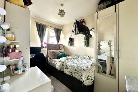 74 Blackbush Spring, Harlow, CM20 3DZ