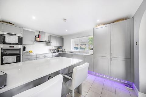 15 Broomfields, Hatfield Heath, Bishop's Stortford, CM22 7EJ