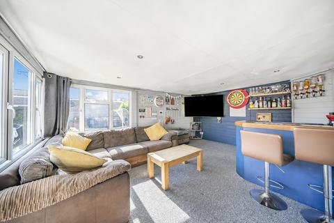 15 Broomfields, Hatfield Heath, Bishop's Stortford, CM22 7EJ