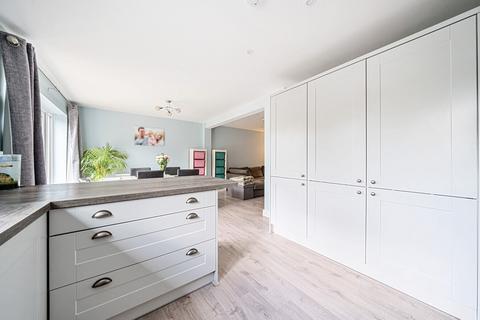 4 Queens Close, Stansted, CM24 8EJ