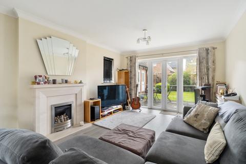 19 Felstead Crescent, Stansted, CM24 8UX