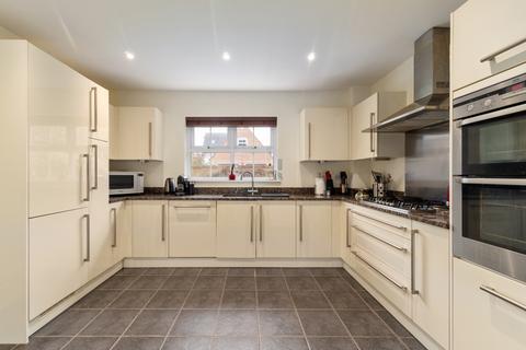 19 Felstead Crescent, Stansted, CM24 8UX