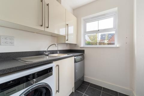 19 Felstead Crescent, Stansted, CM24 8UX