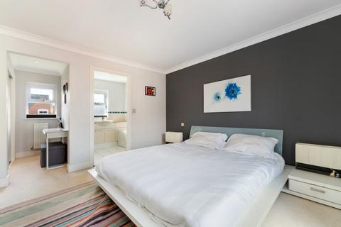 19 Felstead Crescent, Stansted, CM24 8UX