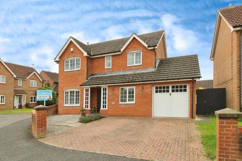 4 bedroom detached house for sale, Brigg Farm Court, Camblesforth YO8