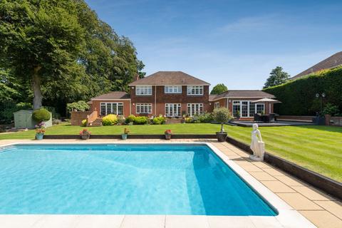 7 bedroom detached house for sale, Wallingford Gardens, Daws Hill HP11