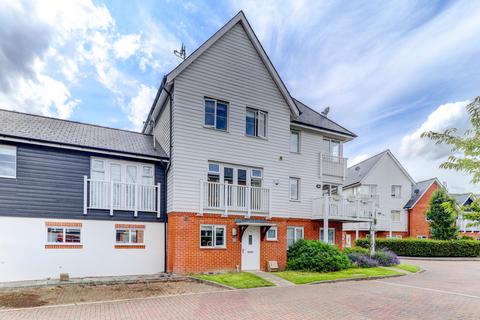 4 bedroom terraced house for sale, Greenwich Drive, Buckinghamshire HP11