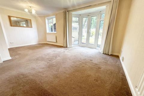 12 Burlish Avenue, Solihull, B92 8BF