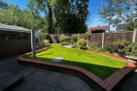 12 Burlish Avenue, Solihull, B92 8BF