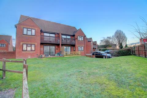 2 bedroom apartment for sale, Lansdowne Way, Buckinghamshire HP11