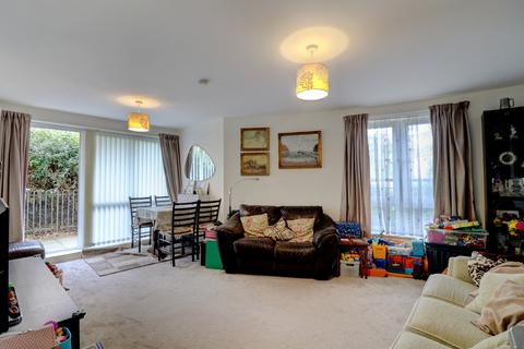 2 bedroom apartment for sale, St Hughs Avenue, High Wycombe HP13