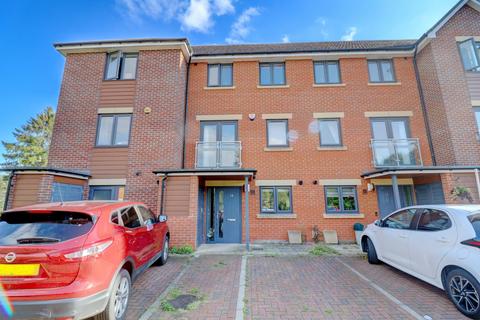 14 Bartlett Place, High Wycombe, HP12 3ER