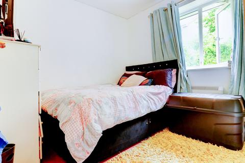 2 bedroom apartment for sale, Lingfield Close, High Wycombe HP13