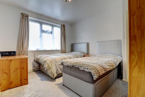 2 bedroom maisonette for sale, Larkfield Close, High Wycombe HP13