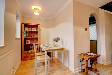 33 Cairnside, High Wycombe, HP13 7SB