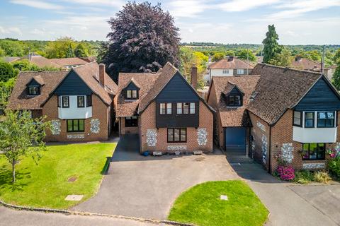 4 bedroom detached house for sale, Turners Drive, High Wycombe HP13