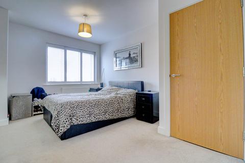 2 bedroom penthouse for sale, Chenille Drive, High Wycombe HP11