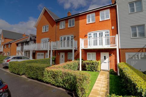 4 bedroom terraced house for sale, Chequers Avenue, High Wycombe HP11