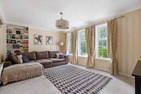 4 bedroom detached house for sale, Thorpe Lane, Guiseley, Leeds