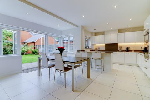 5 bedroom detached house for sale, Chartwell Way, Buckinghamshire HP11