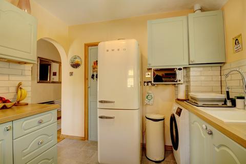 2 bedroom maisonette for sale, Micklefield Road, Buckinghamshire HP13