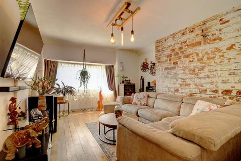 2 bedroom maisonette for sale, Micklefield Road, Buckinghamshire HP13