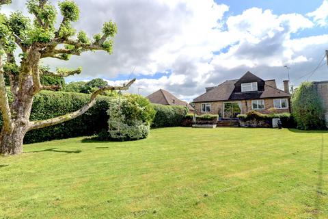 5 bedroom bungalow for sale, Four Ashes Road, High Wycombe HP15