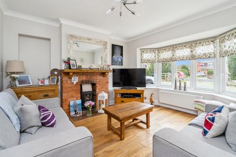 5 bedroom detached house for sale, Pond Approach, Holmer Green HP15