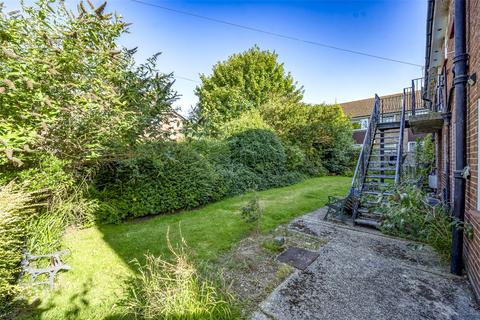 2 bedroom flat for sale, High Street, Tarring, Worthing, West Sussex, BN14