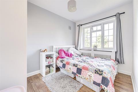 2 bedroom flat for sale, High Street, Tarring, Worthing, West Sussex, BN14