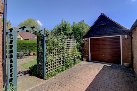 4 bedroom detached house for sale, Chiltern Lane, High Wycombe HP15