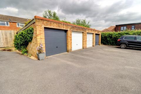 2 bedroom bungalow for sale, Harebell Walk, High Wycombe HP15