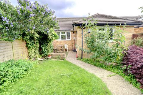 2 bedroom bungalow for sale, Harebell Walk, High Wycombe HP15