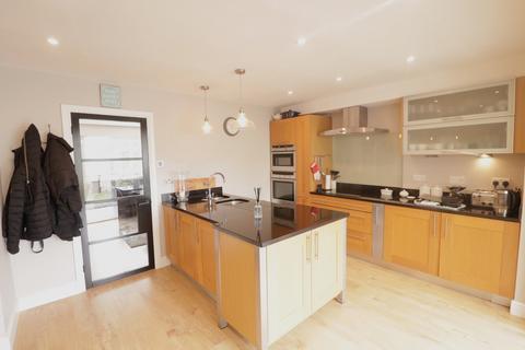 2 Fallowfield, Hazlemere, High Wycombe, HP15 7RP