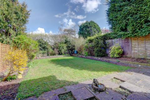 8 Chiltern Close, Princes Risborough, HP27 0EA