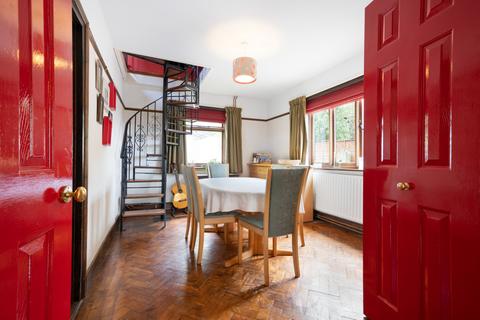 Trefloyne Westfields, Whiteleaf, Princes Risborough, HP27 0LH