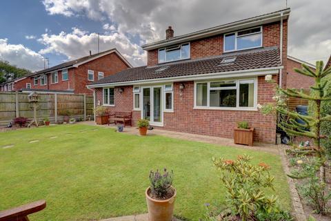 4 bedroom detached house for sale, Deanfield Close, High Wycombe HP14